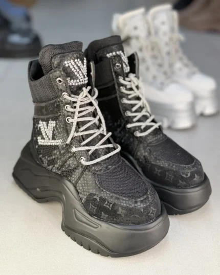 7017 - نيم بوت ال وي نگيني 7017